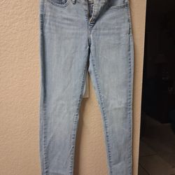 Vendo bonito pantalon size 26 es como un 5 Levi's