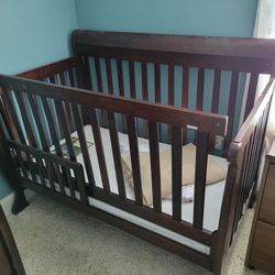 Crib Changing Table And Dresser