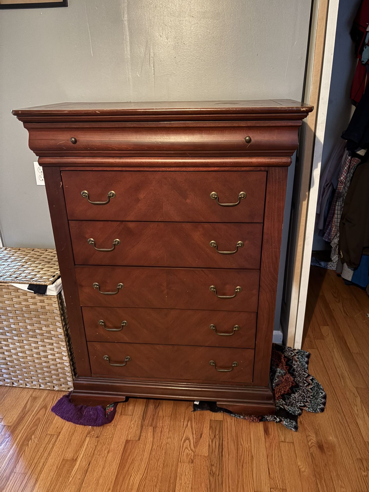 Dresser