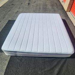 Cal King Mattress  Helix Plus