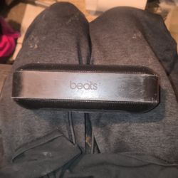 Beats Blue Tooth Speaker 