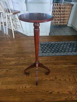 Vintage Bombay and Co accent table
