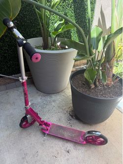 Razor DLX scooter