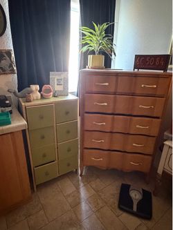 Dresser 8 drawer