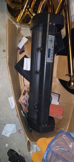 Vinyl cutter machine