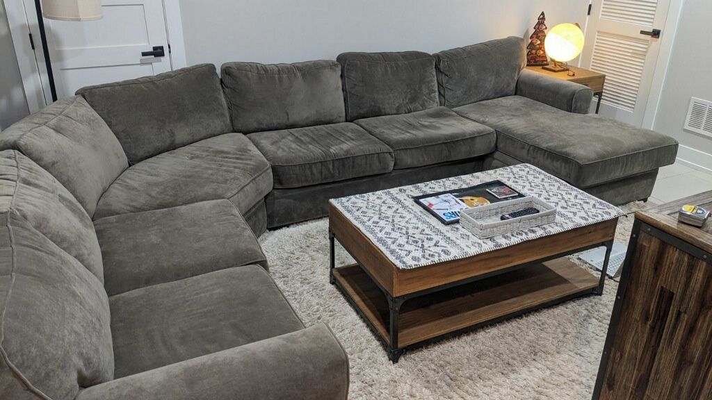 4 piece Sectional W/ Chaise Lounge
