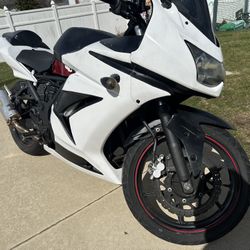 2010 Kawasaki Ninja 250 W/Title