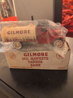 Vintage ERTL 1:34 Gilmore 1931 Hawkeye Tanker Truck Die-Cast Coin Bank NIB
