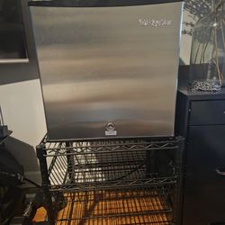 EdgeStar Mini Fridge