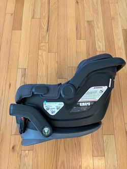 UPPAbaby Mesa V2 Infant Car Seat + Base – Excellent Condition