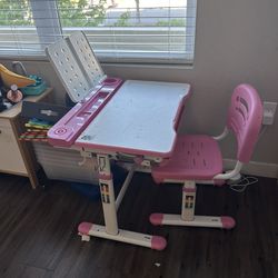 Small Activity /painting Desk And Chair For Girl 