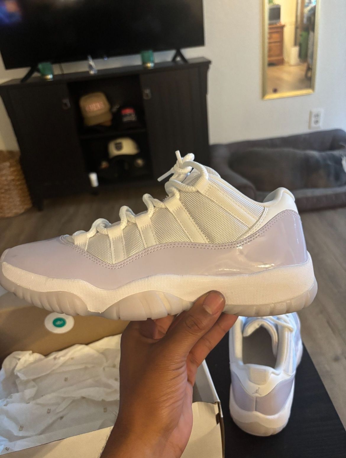 Jordan 11 “White/Pure Violet”