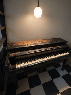 Free vintage piano