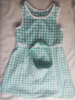 Green and white dress active wear girl size 7-8 kids