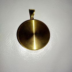 Brand new pendant/pardal