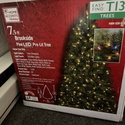 7.5’ Christmas Tree