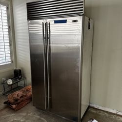 Sub Zero Fridge 