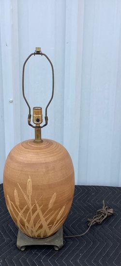 Vintage Ceramic Oriental Lamp With Raised Leaves