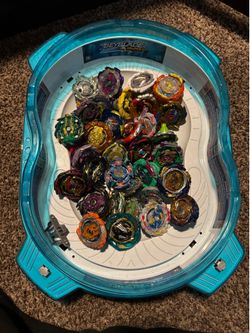 Beyblade lot of 30 + Beyblades