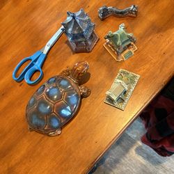 Ceramic figurines