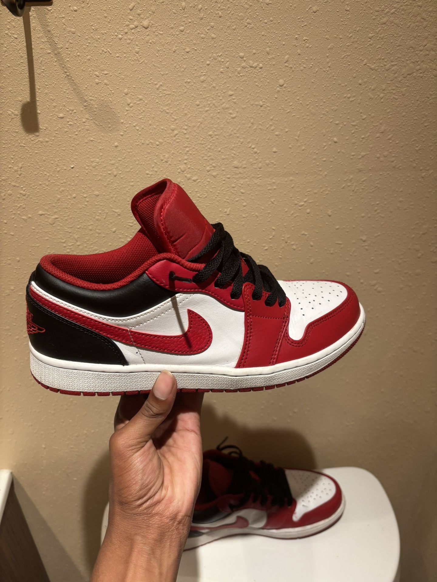 Air Jordan 1 Low 'Reverse Black Toe'