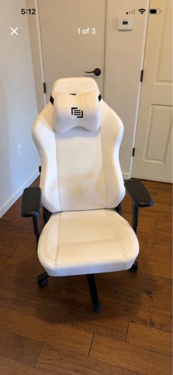 MAINGEAR Gaming Chair