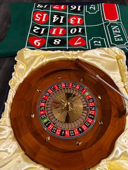 Roulette Wheel Set with Felt Layout
