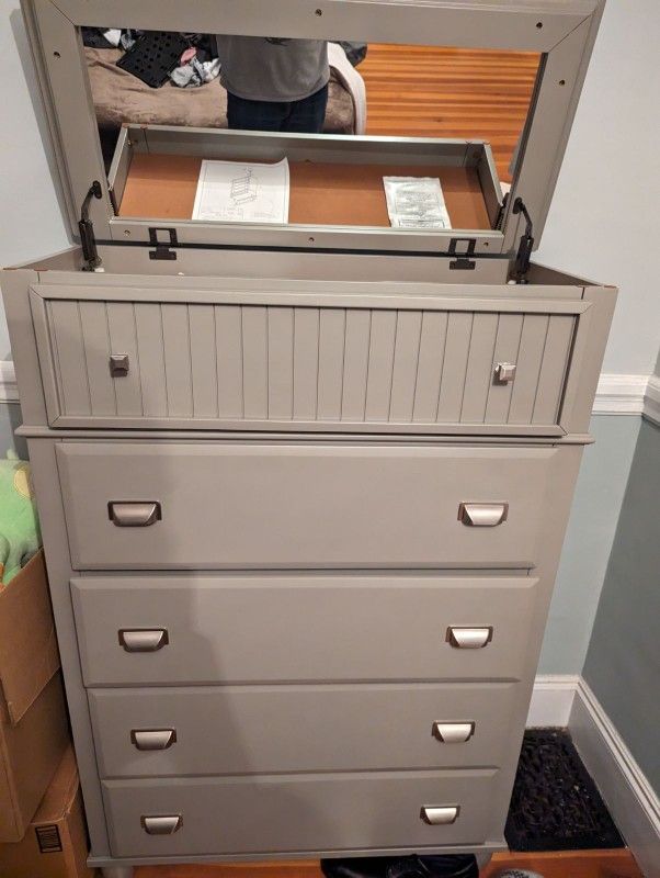 Dresser/Chest - Spencer Gray 5 Drawer Lift-Top