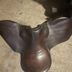 English Saddle 