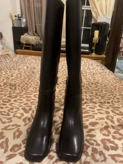 MK Black Knee-High Heeled Boots