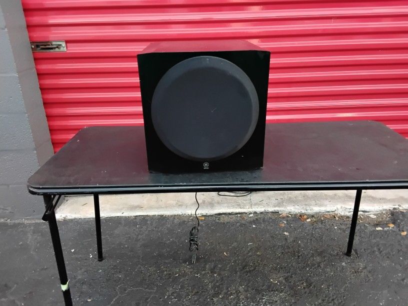 SUBWOOFER YAMAHA ACTIVO PROFESIONAL EXCELLENT CONDITIONS