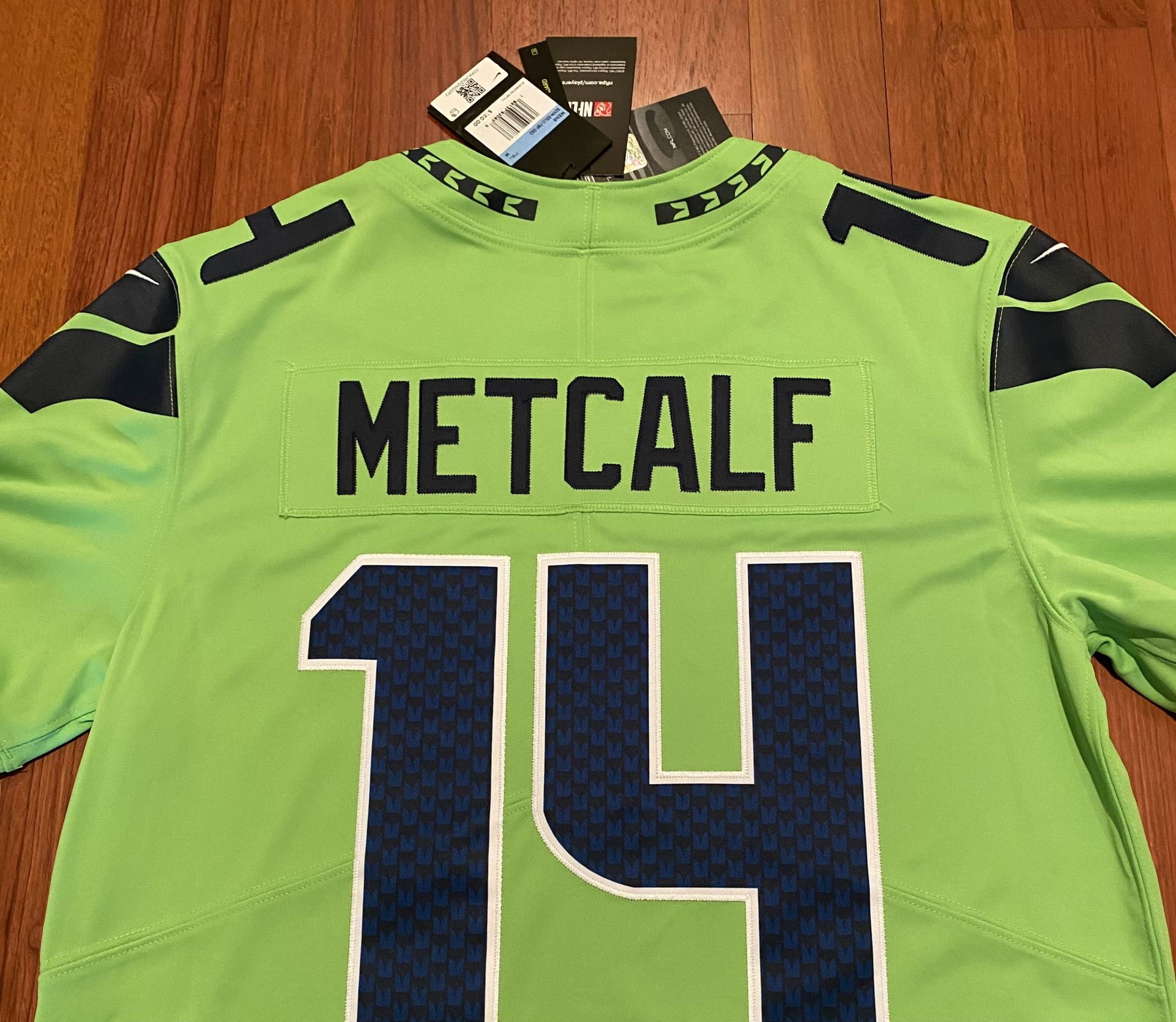 Nike Men's Large Vapor Limited DK Metcalf Seahawks Jersey for Sale in  Bonney Lake, WA - OfferUp