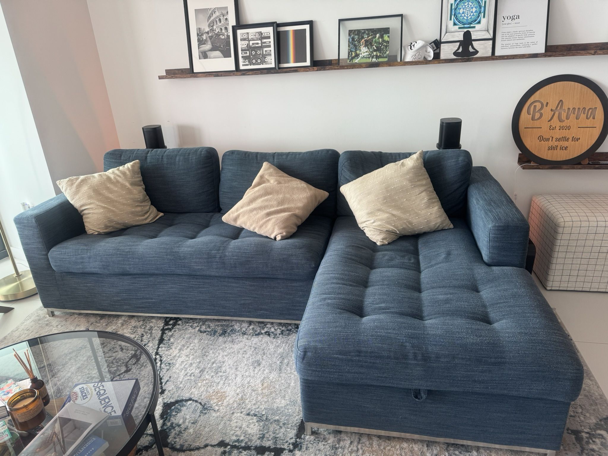 Article Sven Sofa In Good Condition !