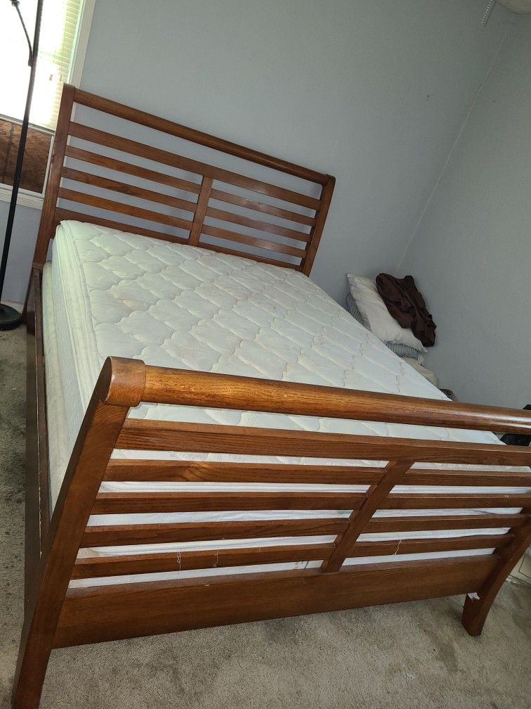 Sleigh Bed With Mattress and Box Spring (Queen)