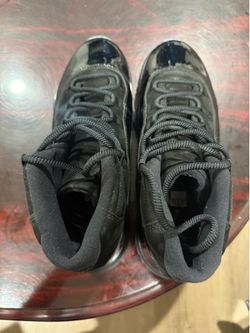 CAP N GOWNS 9.5