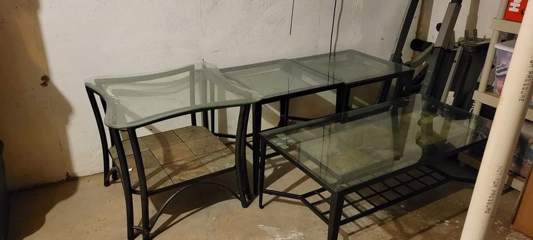 Accent And Coffee Tables