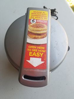 Breakfast sandwich maker