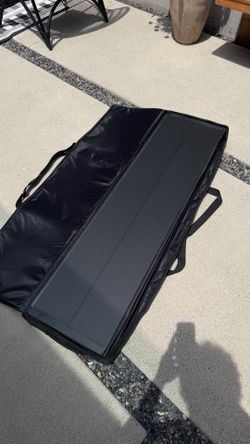 Rivian R1T Manuel Tonneau Cover lightly used