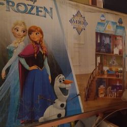 Frozen Anna Elsa Arendelle Palace Wood Castle New Barbie Type