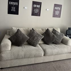 Sofa/ Couch 