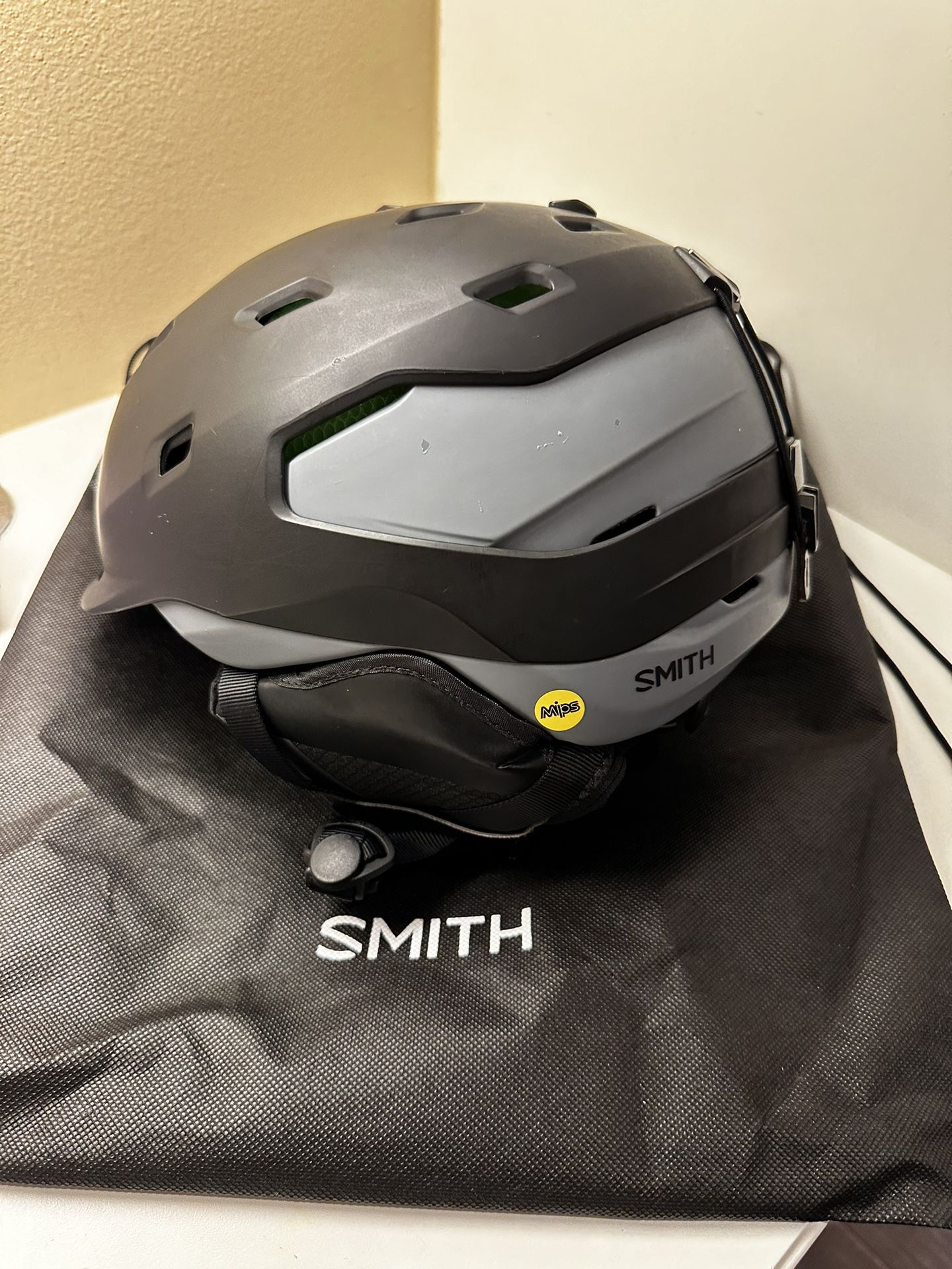 Smith Quantum Helmet - Contour Fit Medium 59-63 cm