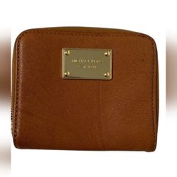 Micheal Kors zip Around Wallet