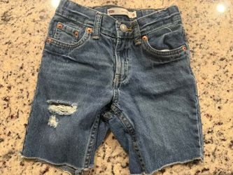 Levi shorts SIZE 6