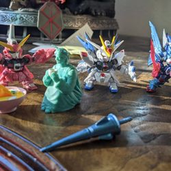 Mini Gundam, Gudetama And Japanese Vending Machine Trinket