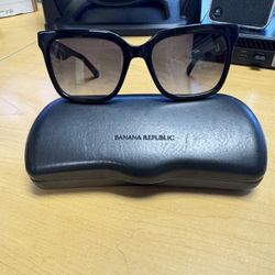 Banana Republic Black Sunglasses with Case and Cleaning Cloth