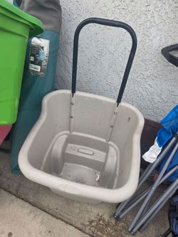Ice rolling bucket