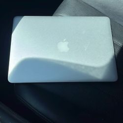 MacBook Pro 13in (2015)Silver 8GB