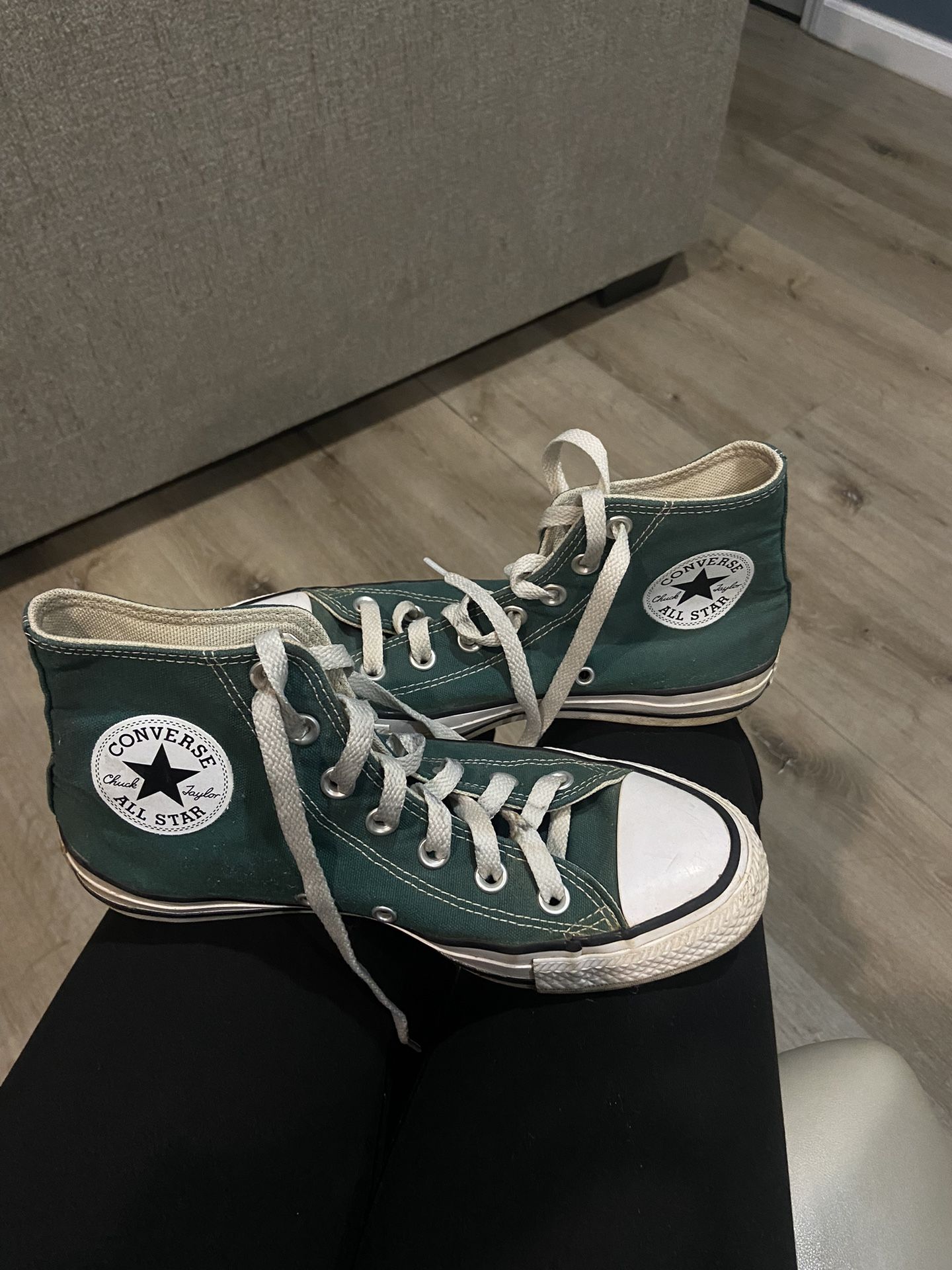Dark Green Convers Size 7 Women’s