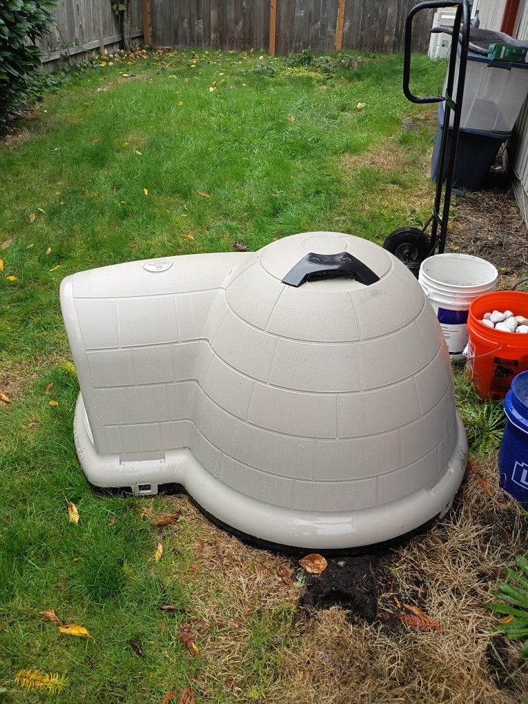 DOG HOUSE, Indigo igloo By Petmate