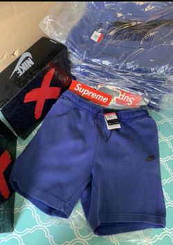 Brand New men's Nike tech fleece shorts size large and extra large only